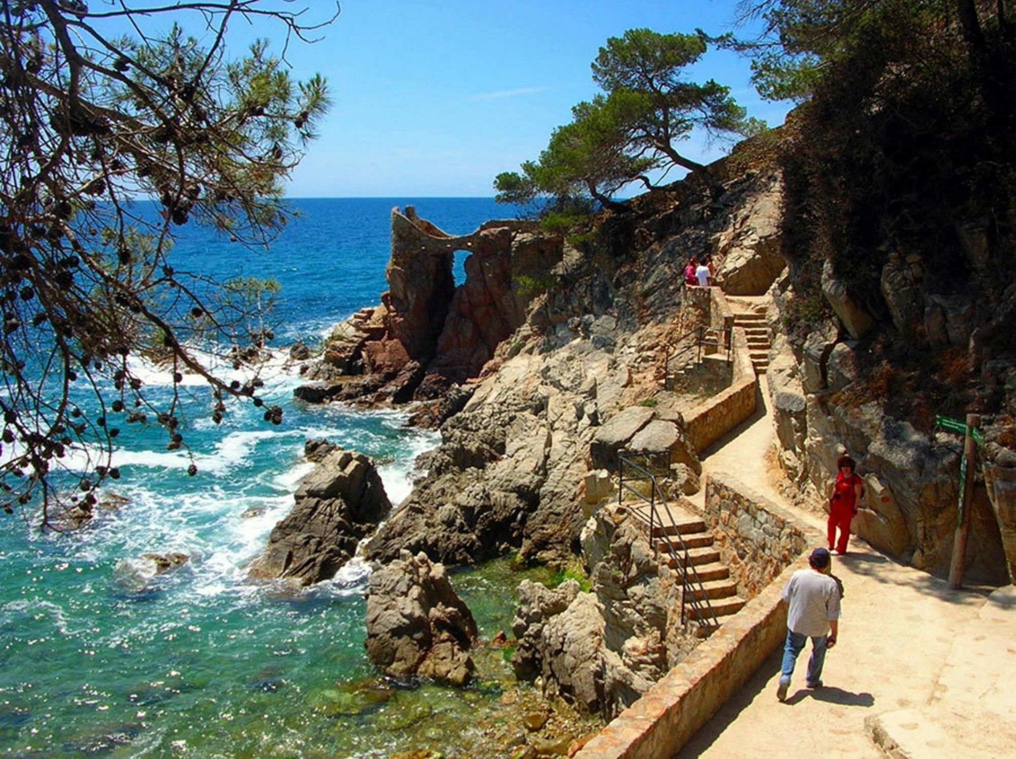 In - 104277 By Mo * Lloret de Mar